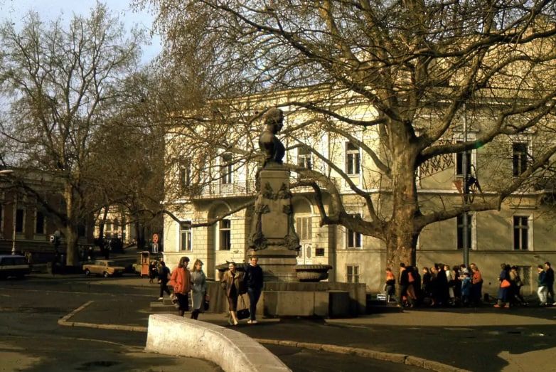 ����������� �� ������ 80-�