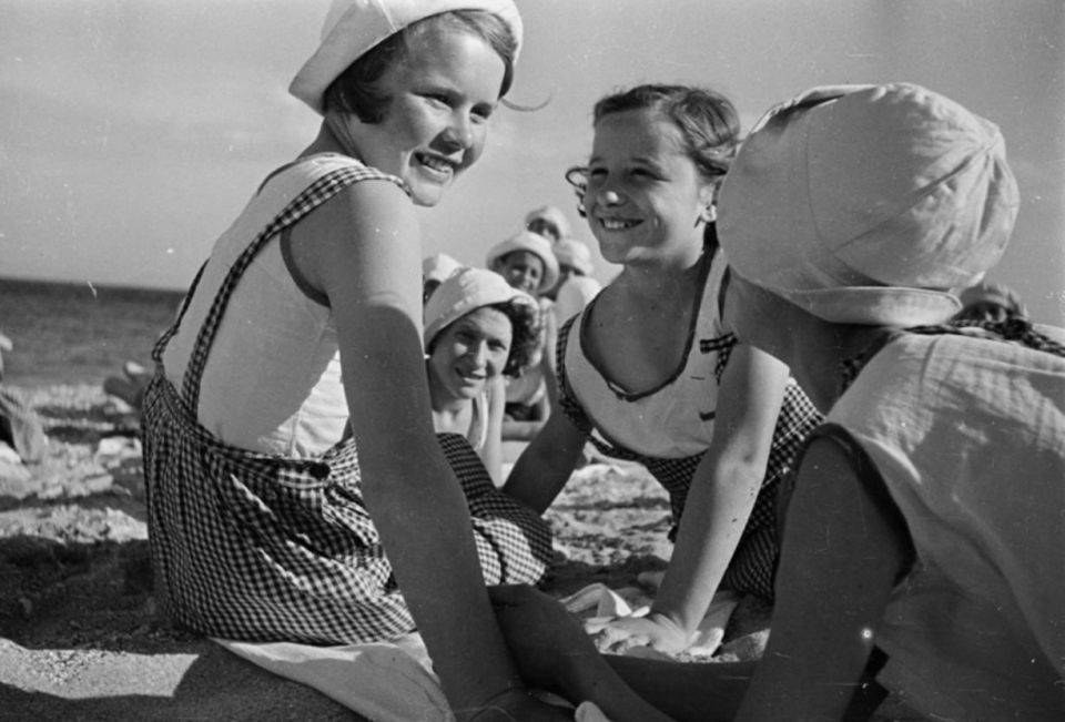 Вот и вечер наступил, а вместе с ним и время нашей одесской ностальгической рубрики