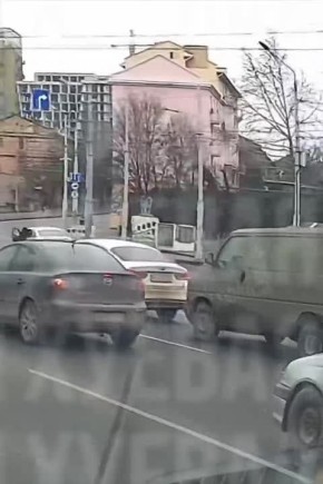 Водитель мчался по улицам Одессы с полицейским на двери