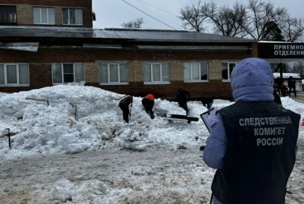 Мужчина погиб в Котовске из-за обрушения козырька здания больницы, не выдержавшего тяжести снега