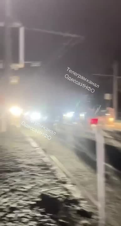 Одесситы перекрыли дорогу в две стороны на 4-й фонтана