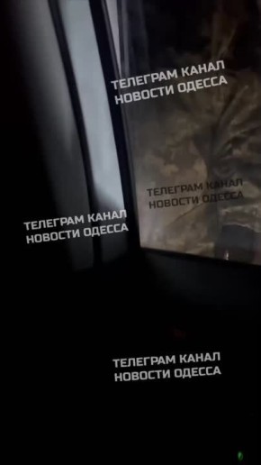 «Да пошёл ты на х**! От машины отойди. А ну дай мне ту балду»