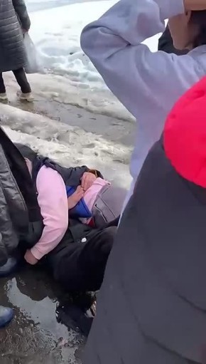 Первое видео: в Измаиле героические женщины защищали мужчину от бешеных шакалов из ТЦК