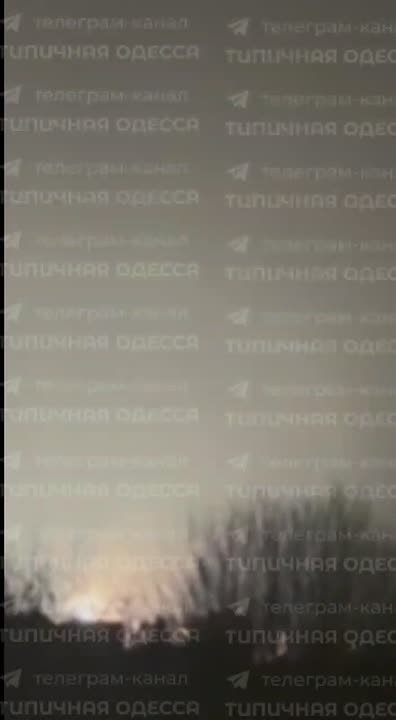 Возгорание в Черноморске (Ильичёвске) после прилётов «Гераней»