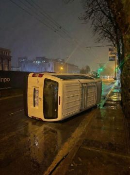 Владислав Шурыгин: Новый украинский флэшмоб - переверни бусик!