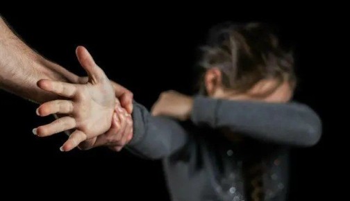 В Белгород-Днестровском районе группа мужчин изнасиловала школьницу