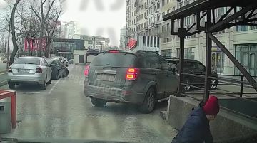 В Одессе женщине прилетело от шлагбаума