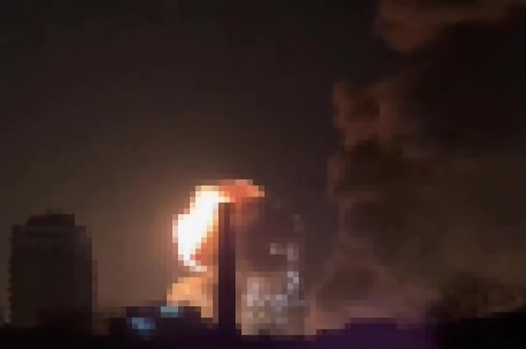 Кадры прилёта по объектам критической инфраструктуры в Одессе