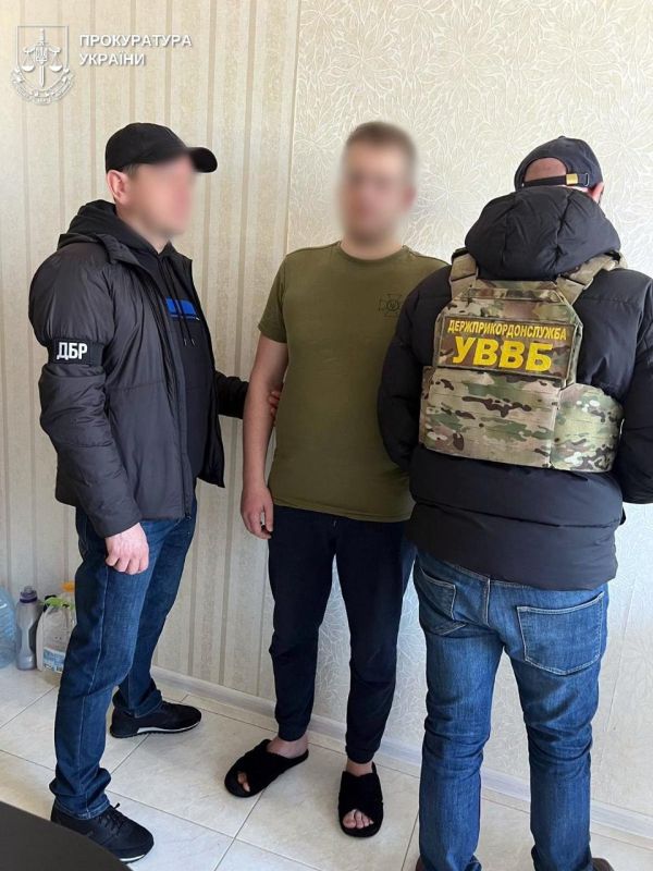 Буква Б — бизнес. В Одесской области задержали начальника местного склада ВСУ, который два года воровал квадрокоптеры, а потом сдавал их в ломбард или продавал в интернете