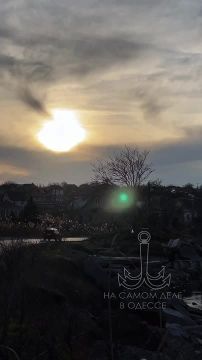 Одесса-мама, мирных снов. Одесский дворик