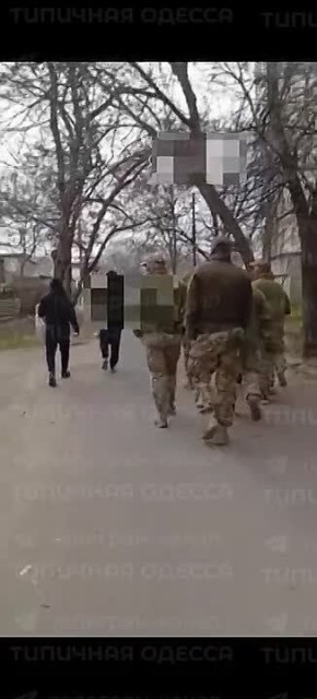 Армен Гаспарян: Десятка шуцманов бусифицирует одессита под рыдания его ребенка