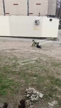 После тяжёлой ночи одесситы возвращаются домой