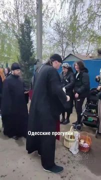 В Одессе сегодня было очень много людей у каждого храма и собора