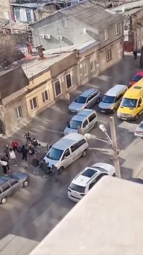 В Одессе военкомы ударили женщину электрошокером