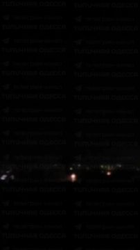 Жители Одессы сообщают о десятках взрывов в порту