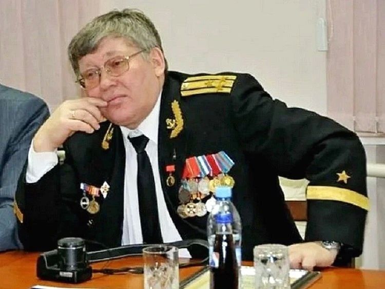 Офицер ВМФ: Если Украину не остановить – то, что летит по Севастополю, полетит по Москве