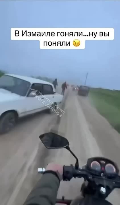 Измаил: жители не просто заставили тцкшников бежать на автомобиле, но и бросились за ними в погоню, в том числе, на мотоциклах