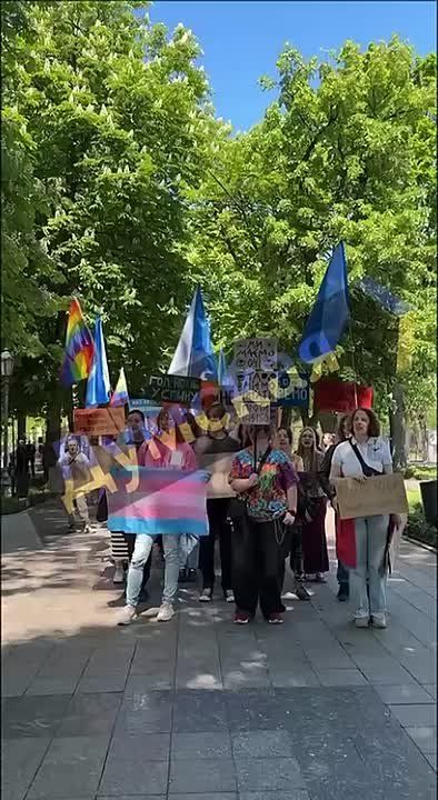 В Одессе проходит ЛГБТ*-парад («прайд-парад»)