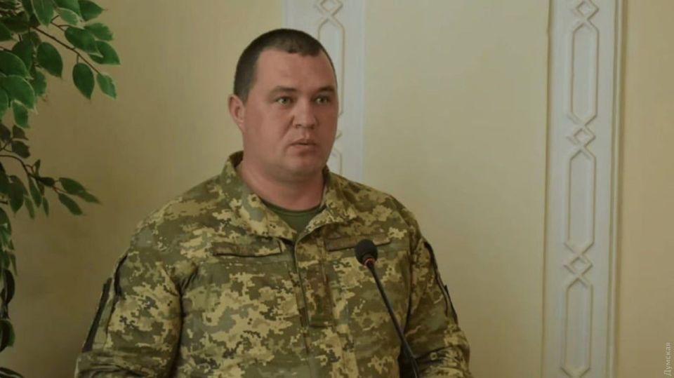 Соотечественники, пока мы каждое утро думаем, где взять деньги чтоб прокормить свою семью и как дотянуть до зарплаты, экс-глава Одесского ТЦК Юрий Пуйко нежится в лучах безнаказанности