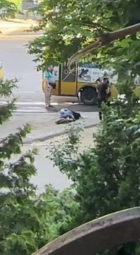 Утром на остановке в Одессе произошел взрыв, пострадали три человека