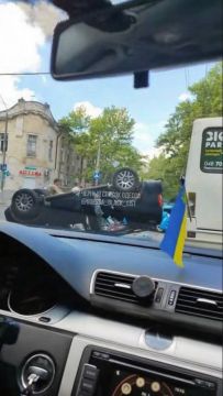 В Одессе на Богдана Хмельницкого и Мясоедовской ДТП с перевертышем