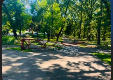 В «Парке 411» в Одессе открытый шлагбаум уже стал опасным для велосипедистов