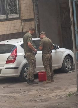 В Одессе заметили ТЦКашников, которые воруют бензин