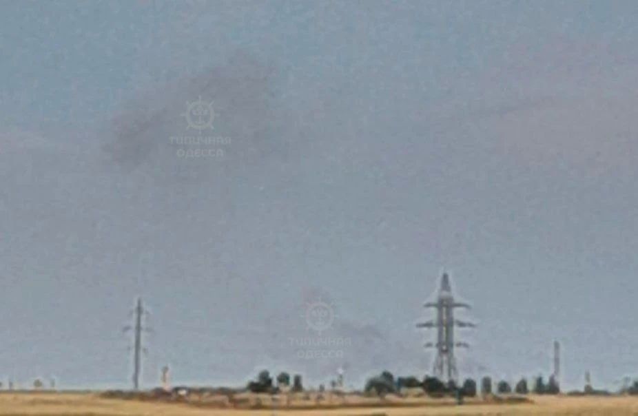 В Одесской области видно задымление, к порту Ильичевска выехали пожарные машины, — местные ТГ-каналы