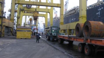 ВС РФ разнесли порт Ильичевска: Дандыкин об уничтожении паромов и подводных БЭКов ВСУ