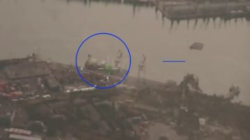 Удары дронов "Герань-4 сикер" по двум сухогрузам в порту Черноморск Одесской области и еще одному в районе острова Змеиный