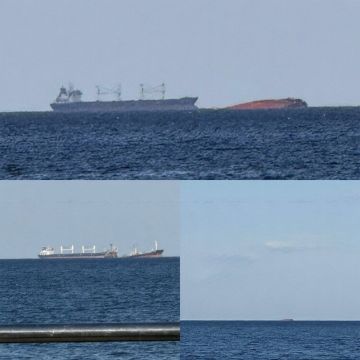 У берегов Одессы затонуло судно, которое было атаковано ВС РФ во время доставки грузов для ВСУ