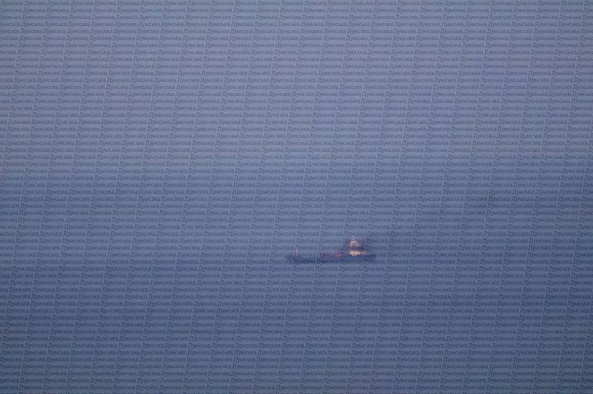 По сообщениям мониторинговых каналов у берегов Одессы горит очередное судно