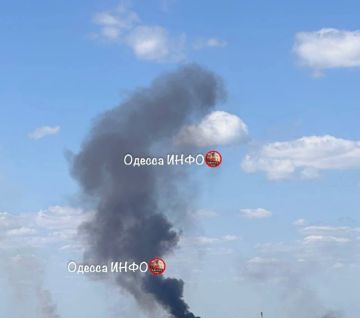 Еще кадры прилетов по целям в Одессе