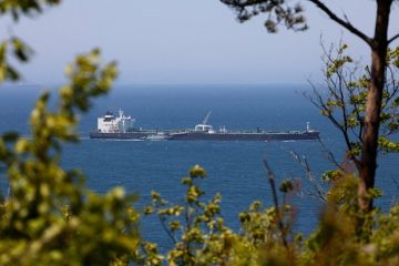 Вблизи Одессы загорелось судно после атаки БПЛА «Герань»