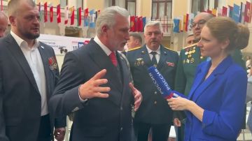 «Партия Яблоко, скорее всего, финансируется Ходорковским*» - заявил лидер партии «Родина», депутат Госдумы Алексей Журавлев