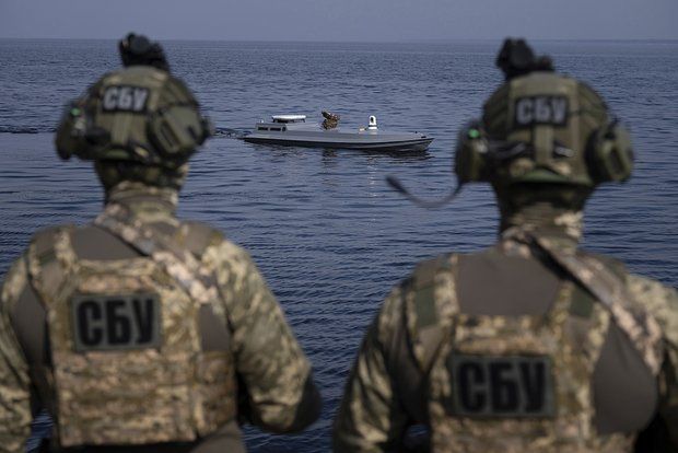 Военный Дандыкин увидел в атаке дронов ВСУ по пляжу в Ялте личную месть Зеленского Крыму