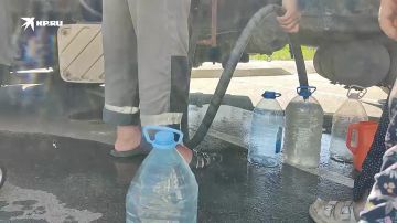 «Обезвоженные» кварталы Мариуполя переводят на альтернативное водоснабжение