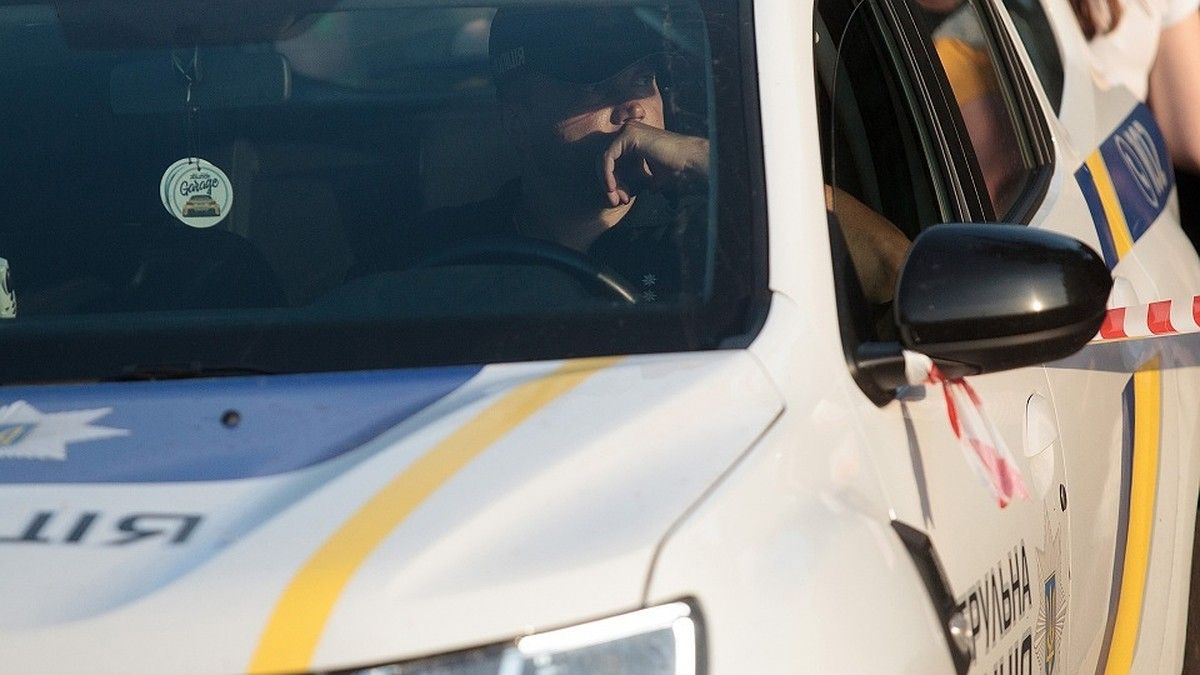 «Дуй, пакуй и комплектуй»: на телефоне у зверствующего в Одессе сотрудника ТЦК нашли провокационную заставку