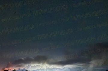 ВС РФ поразили пять резервуаров с ГСМ в порту Южный