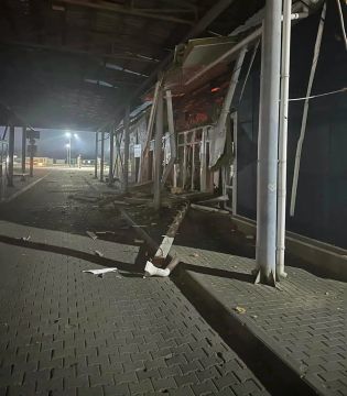 Одесса. Последствия прилёта по пограничному пункту «Орловка» на границе с Румынией телеграм-канал Херсонский Вестник
