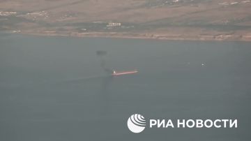 В сети появилось видео атаки беспилотника на сухогрузы у берегов Одессы