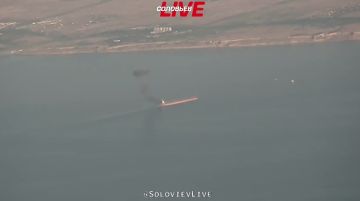 Минобороны опубликовало кадры поражения логистического центра «Новая Почта», двух судов противника типа «сухогруз» и портовой инфраструктуры, используемой в интересах ВСУ с применением БПЛА «Герань» в районе города Одесса