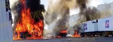 Чингис Дамбиев: В н.п. Дачное Одесской области после удара русских "Гераней" по складу АТБ горят фуры