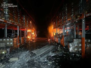 В Одессе ночью под удар снова попали различные склады