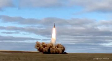 Российские войска ударили по сухогрузу с техническим имуществом в украинском порту, сообщило Минобороны