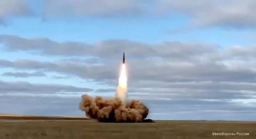 Российские войска ударили по сухогрузу с техническим имуществом в украинском порту — Минобороны РФ