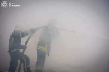 Сухогруз с военным имуществом ВСУ уничтожила российская армия в порту "Одесса"