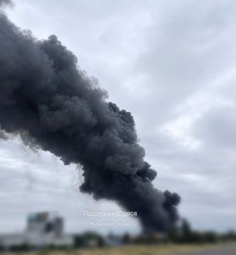 Загорелись складские помещения вблизи Одессы