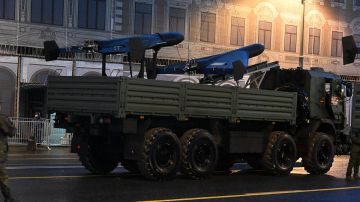 Два сухогруза ВСУ в порту Одессы поражены с помощью БПЛА "Герань"