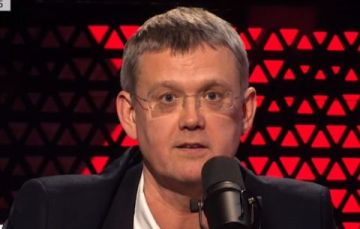 Сергей Мардан: В Киеве с утра горят еще две заправки, а в Одессе - два сухогруза, которые решили загрузиться зерном